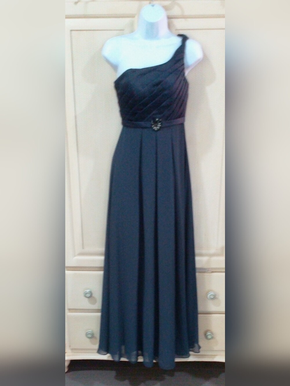 Morilee Chiffon Pleated Formal Dress Navy Blue Beaded Waist Gown Size 4